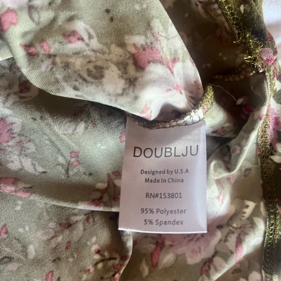 Shirt - Picture 3 of 4